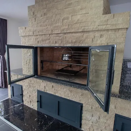 Vikendica Na Drini - Drinska Prica * Loznica