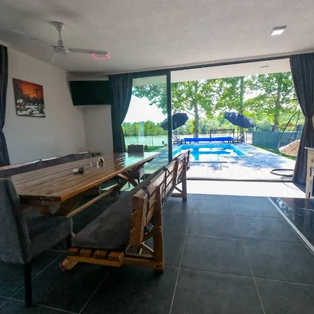 Vikendica Na Drini - Drinska Prica *