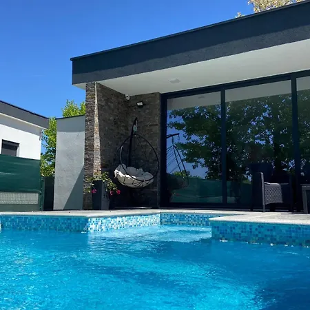 Vikendica Na Drini - Drinska Prica * Loznica