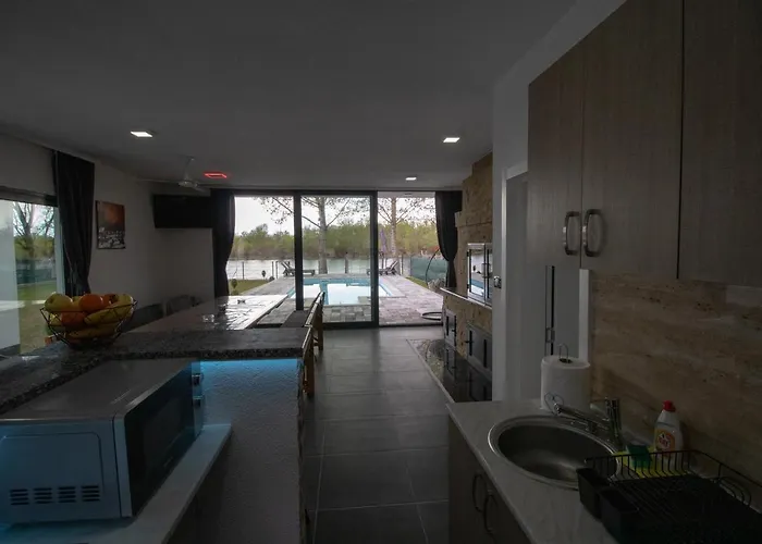 Vikendica Na Drini - Drinska Prica *