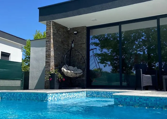 Vikendica Na Drini - Drinska Prica * Loznica